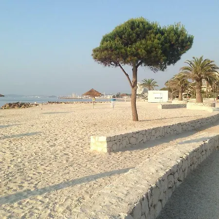 Bel Les Pieds Dans L'eau * Villeneuve-Loubet