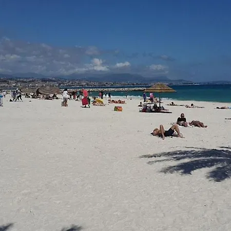 Bel Les Pieds Dans L'eau * Villeneuve-Loubet